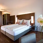 Penz West Hotel