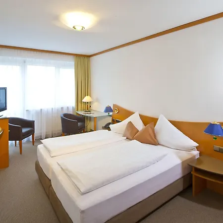 Penz West Hotel 4*