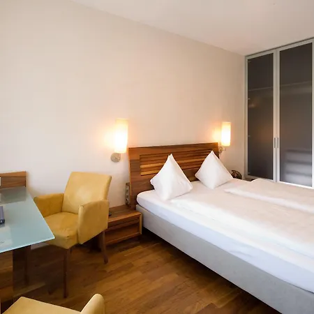 Penz West 4*