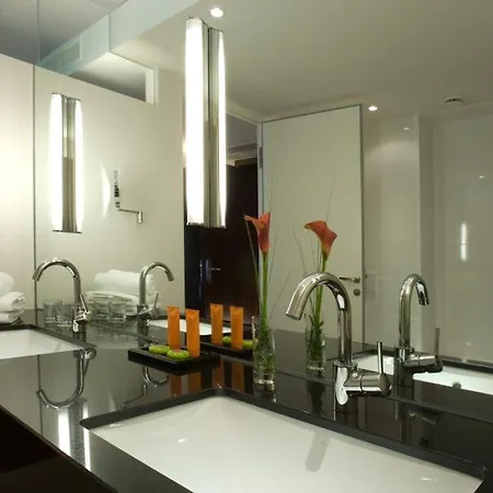 Penz West Hotel 4*