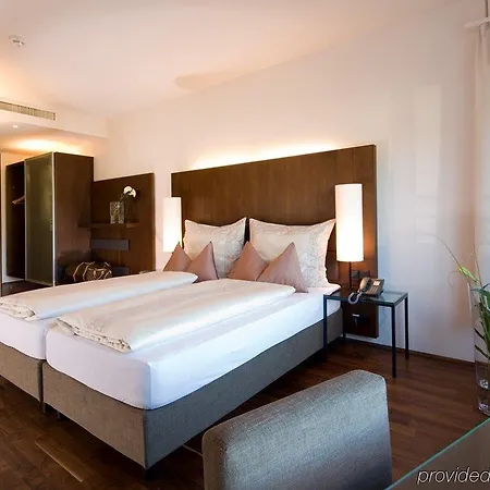 Penz West Hotel 4*