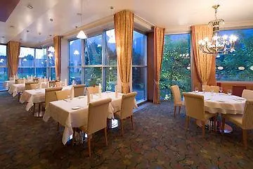 Penz West Hotel 4*