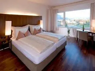 Penz West Hotell 4*