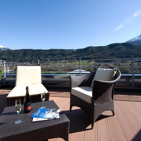 Penz West Hotel